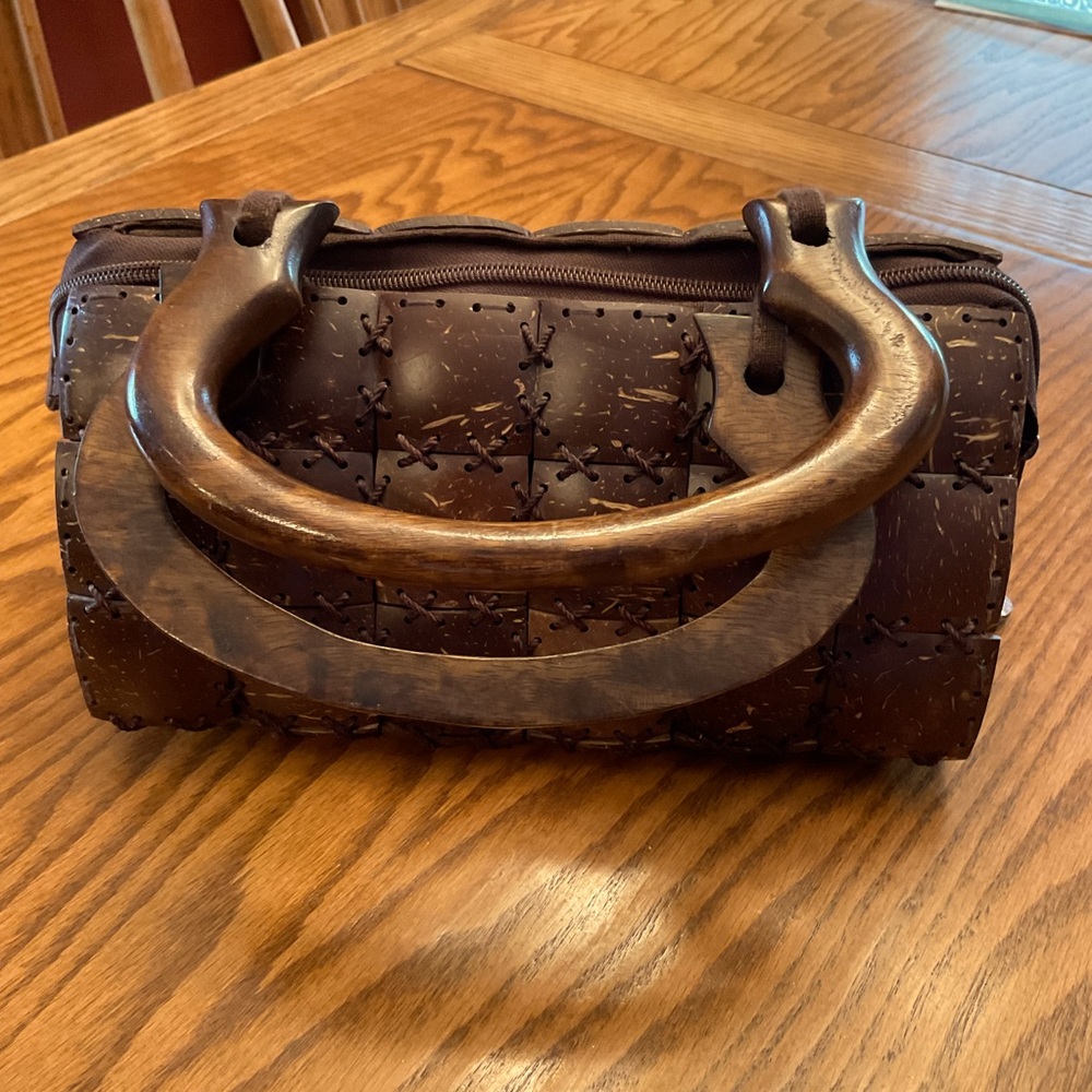 Coconut Laced Wooden Handles Handbag